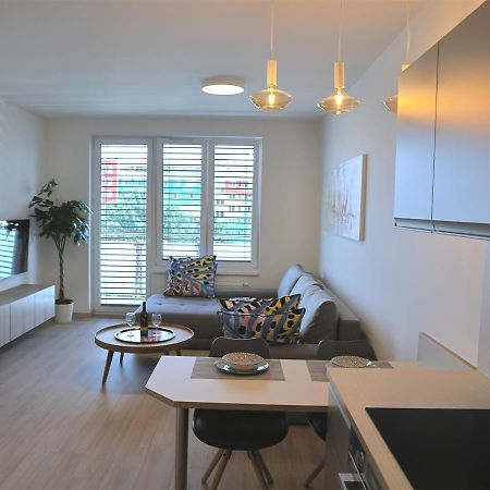 New Cozy 2 Room Pink Apartment Bratislava 059 Extérieur photo