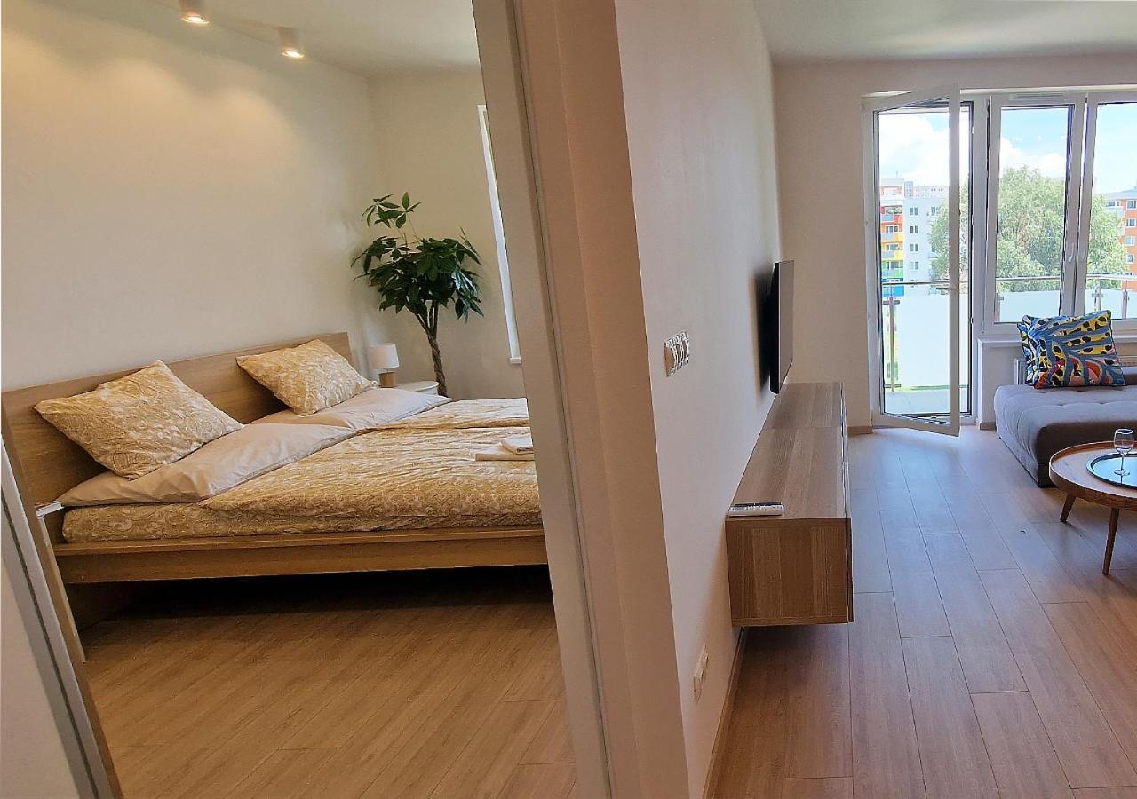 New Cozy 2 Room Pink Apartment Bratislava 059 Extérieur photo