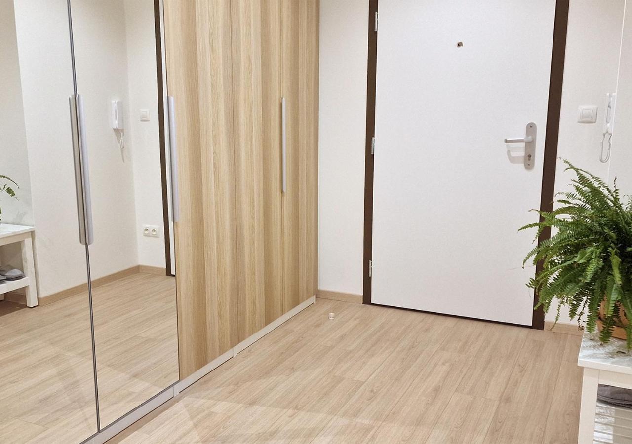 New Cozy 2 Room Pink Apartment Bratislava 059 Extérieur photo