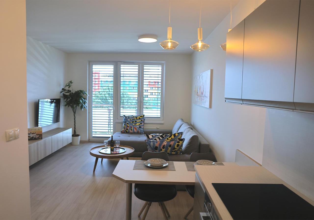New Cozy 2 Room Pink Apartment Bratislava 059 Extérieur photo